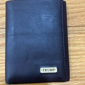 NWOT Donald Trump trifold leather wallet